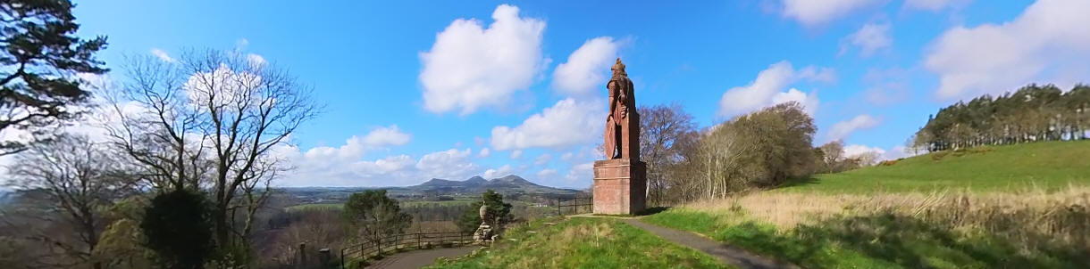 Wallace Statue and Eildon Hills